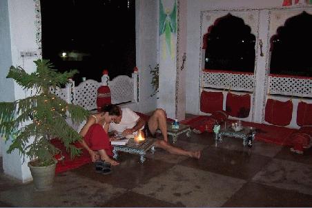 auf der dachterrasse des dreamheaven nach dem abendessen.