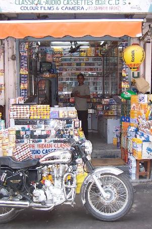 sonu's musik-shop in rishikesh.