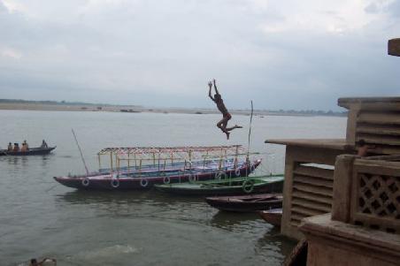 ein kuehlendes bad im ganges