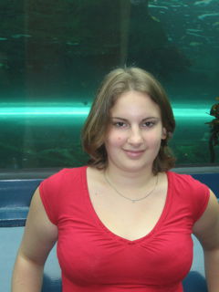 Leonie im Aquarium