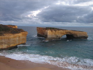 London Bridge... im Jahre 19?? ist der mittlere Teil weggebrochen...
