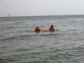 erste Schwimmversuche in der Ostsee vor Fehmarn