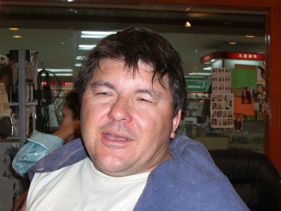 Oswald vor dem Coiffeur