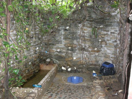 Das WC mit Dusche