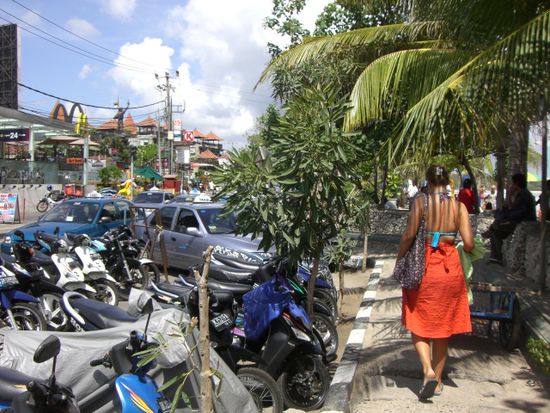 Strandpromenade von Kuta