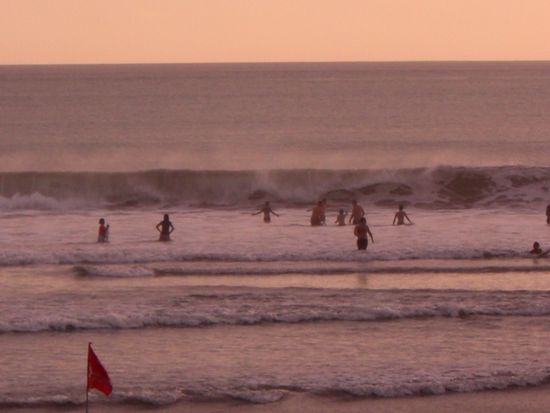 Die Surfer haben noch immer nicht genug.