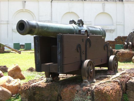 Kanone.