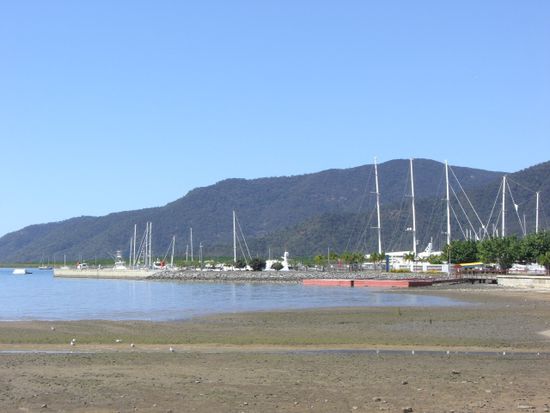 Hafen von Cairns