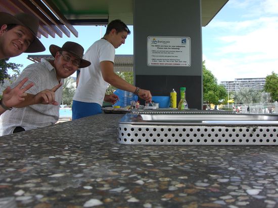 Jens, Ich und Reimar beim Grillen.