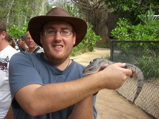Blue tongue lizzard. Weshalb die so heissen seht ihr relativ gut da er mich gerade abschleckt 