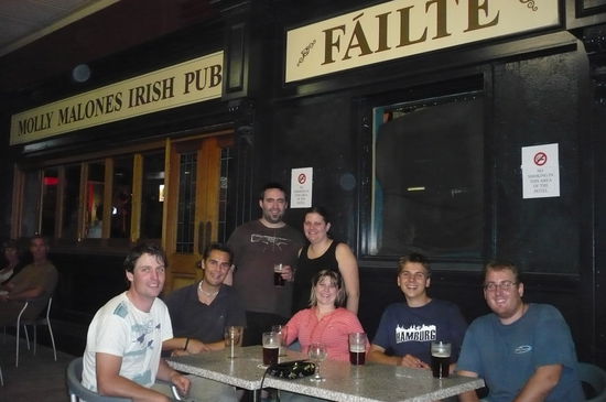 Die Aussies aus Melbourne, Chris und ich von rechts.