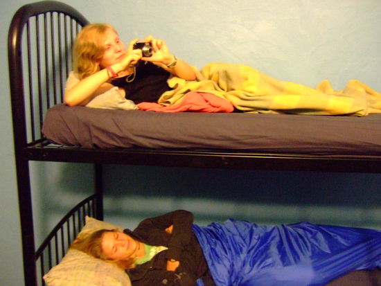 Eva und Kristina im Backpacker.