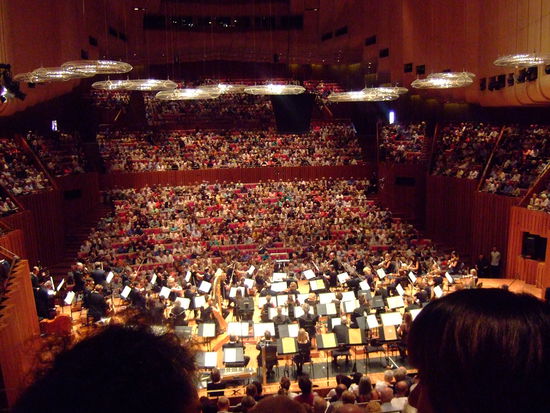 Die Oper von innen inkl. Publikum.