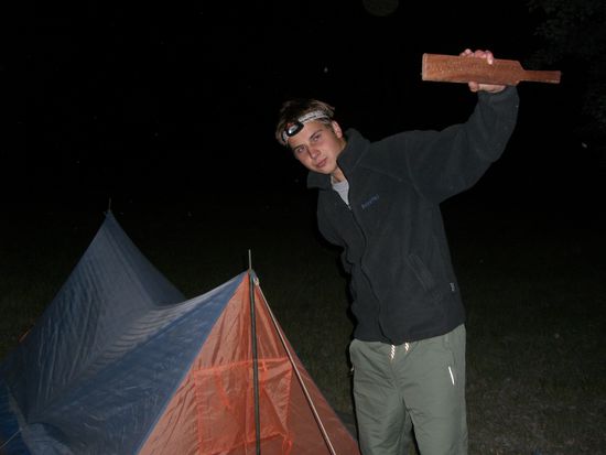 Christ nach dem Zeltaufbau.