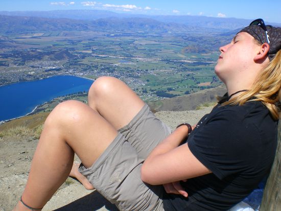 Eva total fertig nach dem Aufstieg! Aber fuer eine Flachlanddeutsche war das ganz gut!!