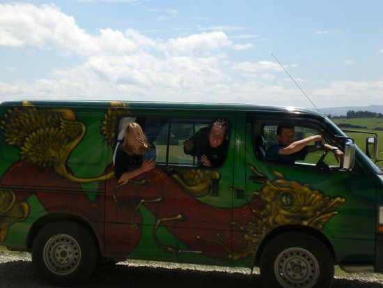 Eva, Rico und Frischi von Links in unserem Van.
