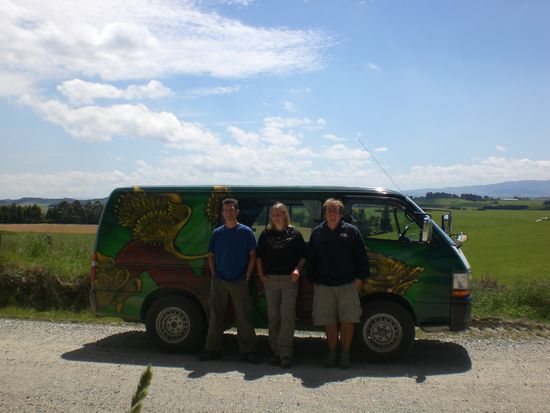 Mal wieder wir vor dem Van.