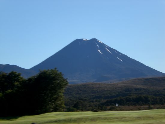 Der Vulkan von weitem.