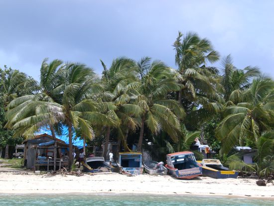 Lokale Siedlung auf einer anderen Insel.