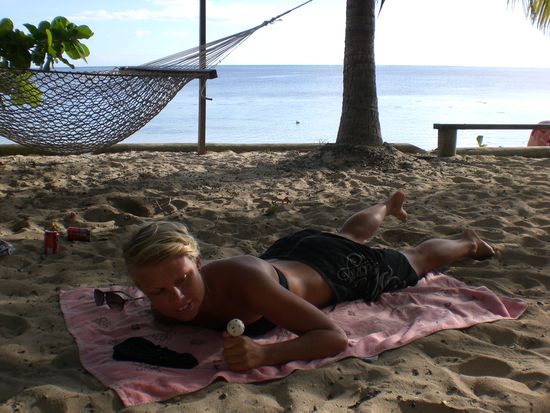 Hanna Lindgren mit meinem kleinen Unihockeyball  Wenn das mal keine Schwedin ist he!