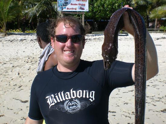 Ich mit der Muraene nach dem Speerfischen.