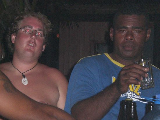 Joe und ich beim Taki trinken.