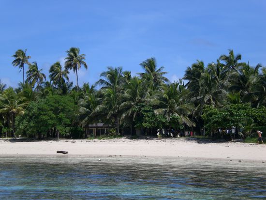 Das Main Village vom Strand aus.
