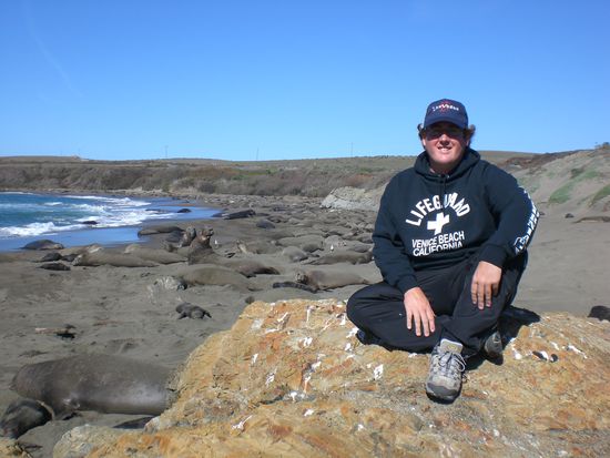 Ich vor der Seeelefantenkolonie.