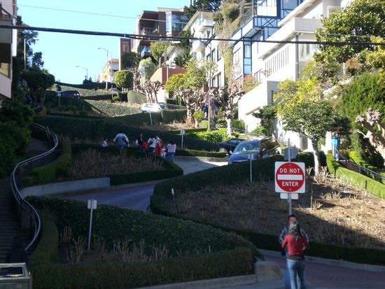 Kurvig und steil ist es hier!