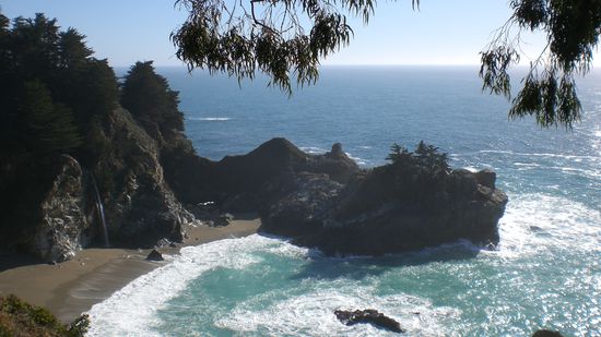 Wow, das sieht mal schoen aus he! Beachtet auch den Wasserfall links.