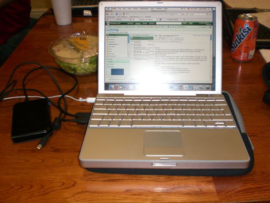 Beim Reisebericht schreiben an Holgers PC.