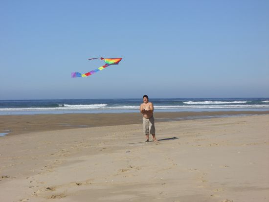 Ossi beim Drachen fliegen lassen.