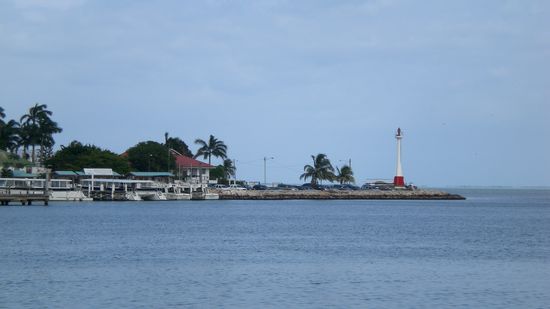 Leuchtturm von Belize City am Karibischen Meer.