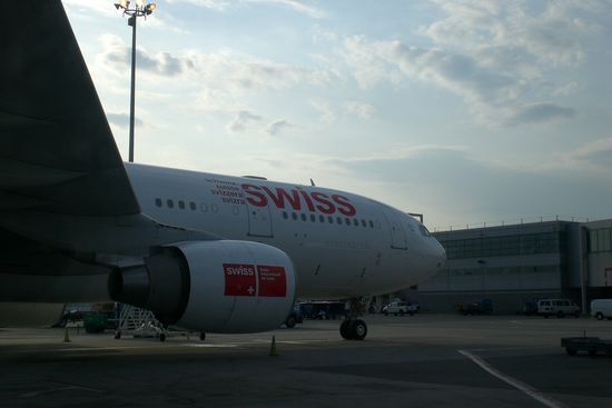 Ankunft in New York JFK zwischen zwei Swiss Machinen.