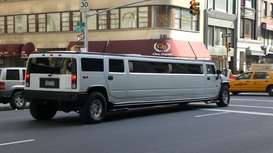 Hummer Limo.