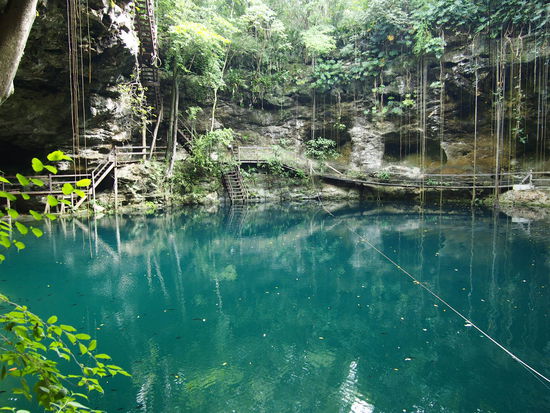 Die Cenote Ik Kil - menschenleer, wie wohl nur vormittags möglich.