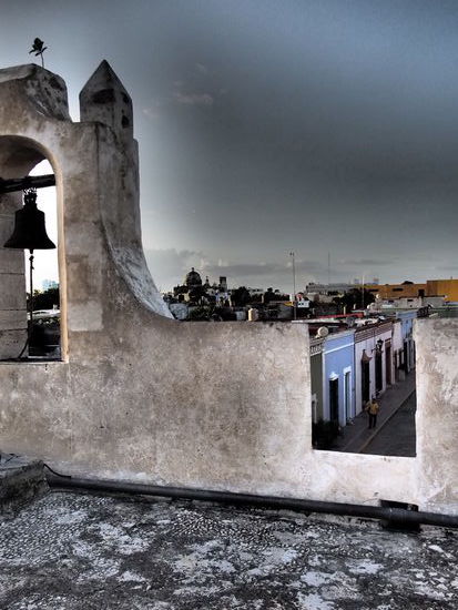 Um wieder herausgelassen zu werden, musste Thomas die Glock läuten.