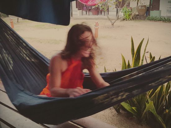 Gelernt ist gelernt: das Liegen in einer Hängematte (kurz bevor es fast zum Überschlag kam) 