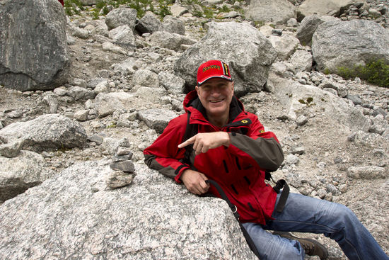 Natürlich muss ein Steinhäufchen gebaut werden... ist Pflicht, ist nur nicht so einfach Steine zu finden, sind alle schon gestapelt...