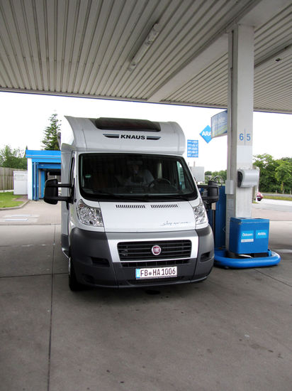 Der erste Tankstopp...