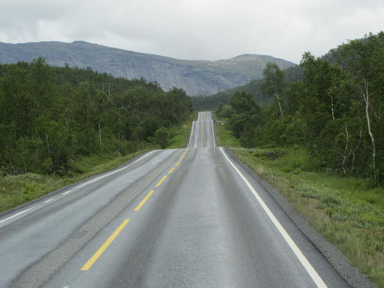 Berg und Talfahrt Richtung Fähre