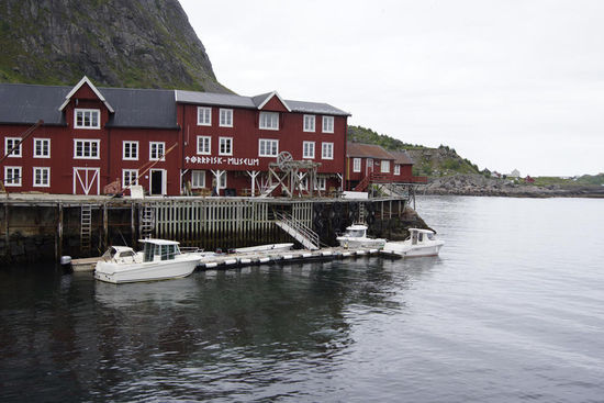 Hier gibt es die berühmten Stelzenhäuser... alles ist sehr hübsch gemacht, es gibt viele Ferienwohnungen/häuser hier. Ein reiner Urlaubsort.
