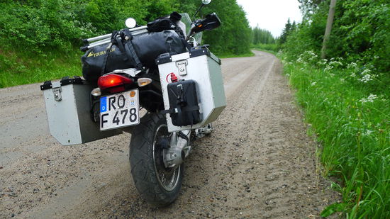 Finnland ist ein Paradies für Motorradfahrer, die gerne auf "Pisten" unterwegs sind...