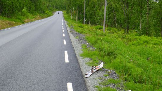 Wer die Ski da wohl vergessen hat?