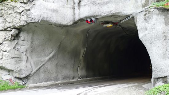 ..na das kleine Ding da oben kann ja wohl leicht übersehen ...