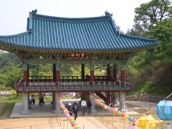 In der Tempelanlage Naksansa