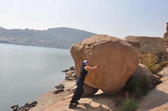 hier ist mir meine Sonnenbrille runtergefallen, die Idee, ohne nachzudenken hinterherzuspringen war nicht die Beste ....