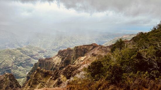 Wir sind jedoch fasziniert von der Aussicht und das Wetter kann uns die Laune nicht verderben.