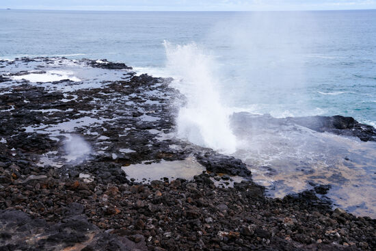 Zurück zur Südküste besuchen wir das „Spounting Horn“ - eigentlich nur 6km von unserem Ort „Poipu“ im District „Koloa“