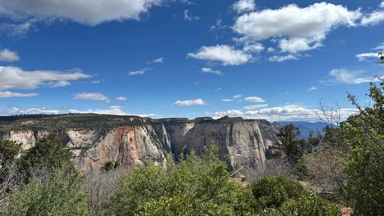 Überall die Tafelberge mit „Tischtüchern“ drauf 